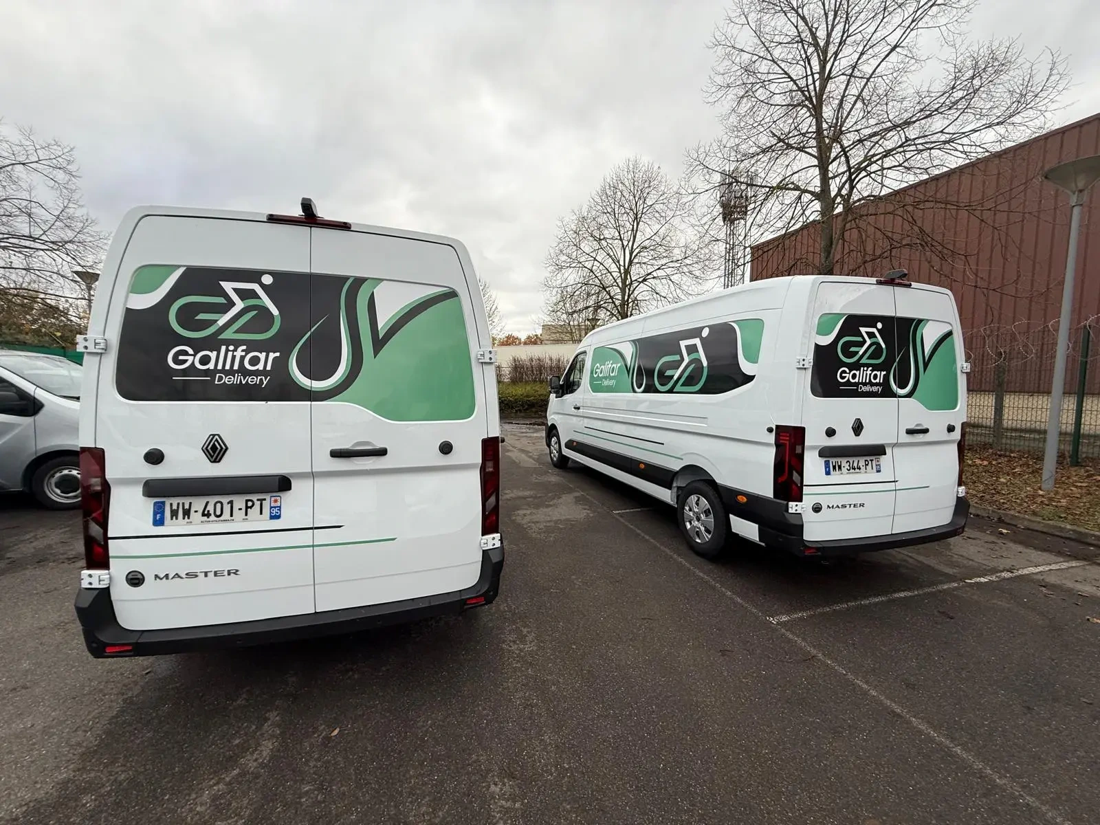 Flotte d'utilitaires Renault Master Galifar Delivery — capacité gros volume jusqu'à 30 m³